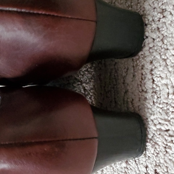 SPECTRA Leather Heeled Slipons - Picture 4 of 12